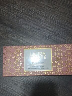 Laura Geller Rose & Gold Decorative Eyeshadow Palette